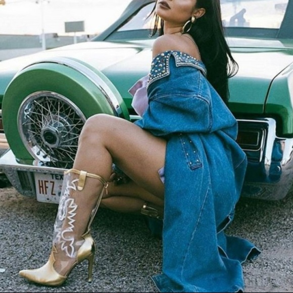 kylie jenner dr martens